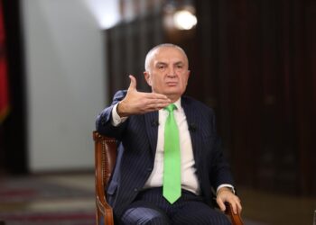 A mund të shpallesh ‘nongrata’ si Berisha? Meta: Të ndodhë tani që jam president. Le të mi ngrijnë asetet