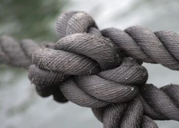 E rëndë në Greqi/ 32-vjeçari shqiptar i jep fund jetës se e la e dashura