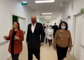 Pediatria e Re hap dyert/ Manastirliu tregon shërbimet: Ishim mësuar t’i shihnim spitalet si tregje shumice dhe kioska qoftesh