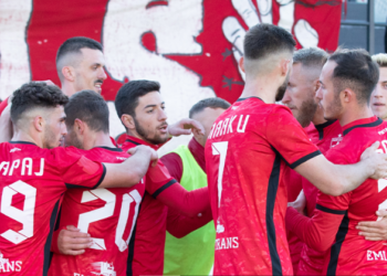 Partizani e nis vitin me fitore, kura “Mehmeti” sjell 3 gola. Kastrioti shfryn Teutën