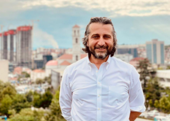 Dy ditë pas vizitës në Shqipëri, Përparim Rama infektohet me COVID: Kam anuluar të gjitha takimet!