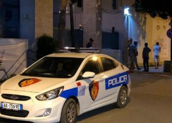 Qëlloi policin me grusht dhe përplasi autoshkollën, biznesmeni fundoset pas asaj që i gjetën në shtëpi