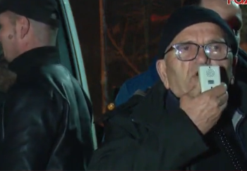 VIDEO/ Banorët e Laprakës protestojnë kundër projektit të Unazës: Të na dëmshpërblejnë me çmimin e tregut!