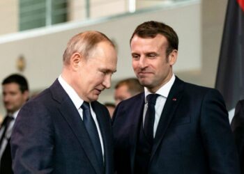 Putin flet me Macron për krizën në Ukrainë: I pakënaqur nga SHBA dhe NATO