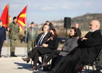 “Po bëjmë një aleancë akoma më të fortë!”/ Ambasada Amerikane: 50 mln euro për bazën e Kuçovës, ja sa avionë pritet të mbajë