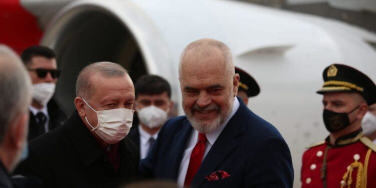 Pse u tërbuan bablokët “patriotë”, nga “vëllai” Erdogan?
