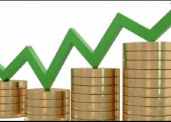 VOA: Borxhi i lartë publik shkakton debate mes qeverisë dhe opozitës në Shqipëri