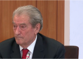 Berisha: As vrima e miut nuk e shpëton Lulzim Bashën. Ja cili i sulmoi protestuesit sot