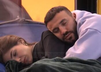 Ku e kaloi natën e parë pas daljes nga Big Brother? Sarah zbulon se me kë e ndau krevatin