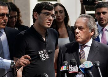 Shqiptari më i urryer në SHBA dëbohet nga industria e ilaçeve/ Martin Shkreli gjobitet me 64.6 mln $