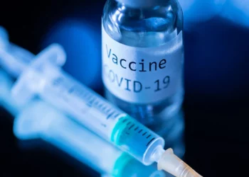 Një vaksinë e posaçme për Omicron, Moderna nis testet klinike