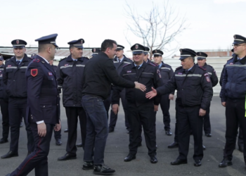Hapen 100 vende pune në Policinë Bashkiake/ Veliaj: Shtojmë shërbimin edhe në periferi