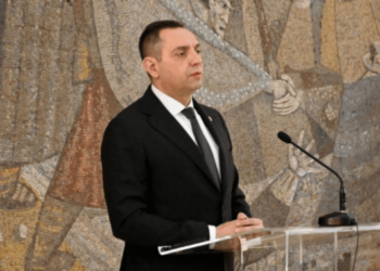 “Fuqitë e mëdha po përpiqen të destabilizojnë Serbinë”, Beogradi nën presion për Kosovën