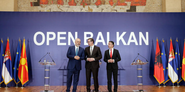 epa09563369 Serbian President Aleksandar Vucic (C), Albanian Prime Minister Edi Rama (L) and North Macedonia Deputy Prime Minister Nikola Dimitrov (R) pose for a photo after their press conference in Belgrade, Serbia, 04 November 2021. President Vucic meets with Albanian Prime Minister Rama and North Macedonia Deputy Prime Minister Dimitrov within the cooperation for 'Open Balkan' initiative.  EPA-EFE/ANDREJ CUKIC