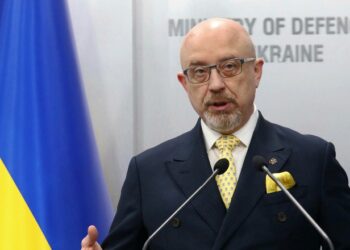 Ministri i Mbrojtjes i Ukrainës optimist: ‘Jemi gati dhe nuk i dorëzojmë asnjë qytet rusëve! E shikoj në sytë e ushtarëve tanë’
