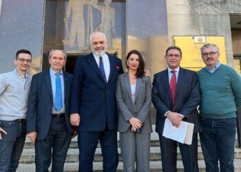 Foto nga Uashingtoni/ Kryeministri, takim të ngrohtë me stafin e VOA-s