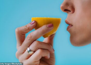 A rikthehet nuhatja pas infektimit me Covid-19?