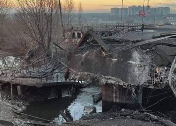 Të ndalohen rusët me çdo çmim! Ukraina hedh në erë urat dhe shkatërron hekurudhën
