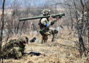 Do plasë lufta në Ukrainë?/ Shenja paniku në Kiev, zbardhen thirrjet alarmuese për largim të qytetarëve