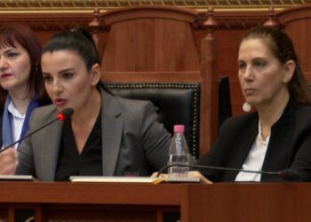 Xhaferraj i quajti ‘çupëlina’ ministret e Ramës/ Balluku e revoltuar: Si e gjeni guximin të përdhosni gratë?