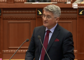 “Pa br*kë i gdhiu dita, zengjinë i zuri nata”/Gjekmarkaj: Vettingu shkëput reformën në drejtësi nga ahengu…!