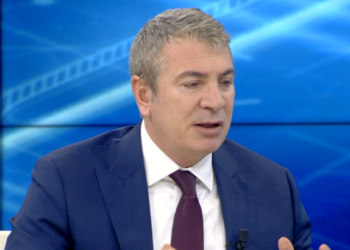 “Basti s’është mirë”/ Gjiknuri: S’do ishte tragjedi shkarkimi i Metës, mezi pret të takojë popullin e “2 marsit”