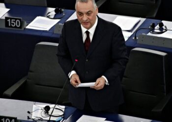 Eurodeputeti grek i kujton Shqipërisë pronat në Himarë, reagon Borrel: Përparimi, reflektim tek negociatat. Klimë besimi e ndërsjelltë