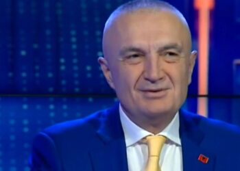 “Nuk më shkarkon dot njeri mua”/ Meta tregon pse nuk mori pjesë në seancën e Kushtetueses: S’ka të bëjë me fatin tim, por…!