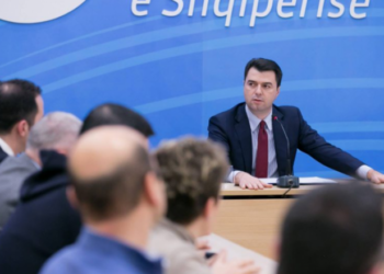 Mbledhja e Grupit të PD/ Basha: Në një vend normal duhet të kishin nisur arrestimet për inceneratorët, po dalin në dritë…!