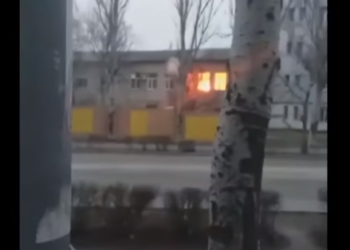 VIDEO/ Rusia merr në kontroll një qytet në Ukrainë, Ministria ruse e Mbrojtjes pretendon pushtim të plotë