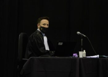 FOTO/ Ja kush është prokurori 35-vjeçar belg që ‘torturoi’ Bashën 2 orë në SPAK: Paralajmëroi përdorimin e forcës nëse kreu i PD s’paraqitej për dëshmi