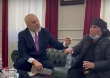 Publikohet VIDEO: Çfarë ndodhi në takimin mes Kryeministrit dhe nënë Lizës
