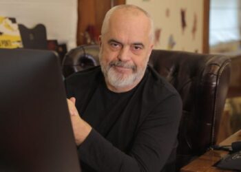 Rama, ironi me akuzat e PD: U duhet varur një teneqe në qafë të marrëve. Shkova në Mynih me biletë 345 euro, aritmetika e …!