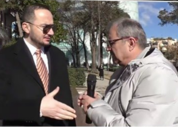 VIDEO/ Çfarë është NATO? Salianji ‘zihet ngushtë’ dhe nuk di t’i përgjigjet: Meqë ma the…“Nejshëll Atlantik më duket”!