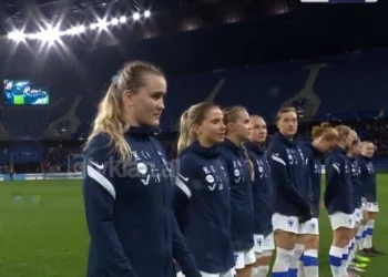 Franca gabon sërish, himnin e Shqipërisë ia vendos Finlandës