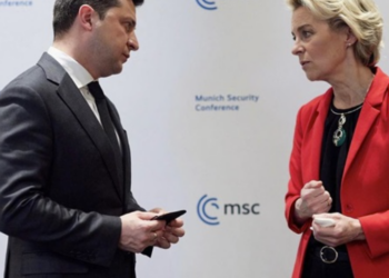 Pushtimi rus në Ukrainë, Zelensky bisedon me Von der Leyen: Po luftojmë, BE besoj na ka zgjedhur ne