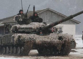 FOTOT/ Ukraina tregon mjetet e saj luftarake dhe forcën mes tensionit