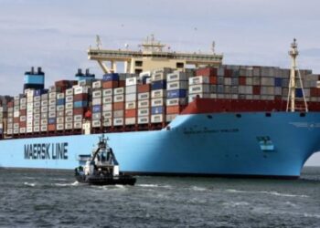 Nis zbatimi i sanksioneve të BE ndaj Rusisë: Bllokohet anija tregtare që transportonte automjete për në Shën Petërburg