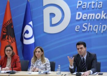 PS kallëzoi në SPAK / Basha i del në krah Tabakut: Rama në panik, kërkon të pengojë punën e komisionit