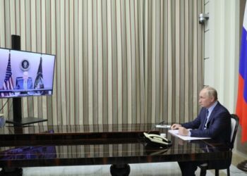 Paralajmërimi i SHBA-së për Ukrainën/ Biden dhe Putin zhvillojnë një bisedë të gjatë telefonike. E gjithë bota mban frymën