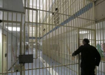 Prenë hekurat dhe u arratisën nga burgu në Greqi, kapen 3 shqiptarët! Si u zbuluan