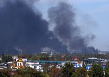 Ministria e Mbrojtjes së Ukrainës paralajmëron: Rusia po vendosin bomba në Donetsk