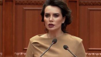 “I lanë 31 vite në tranzicion”/ Duma: Elitat nga PD dhe PS po çmendin këtë popull!