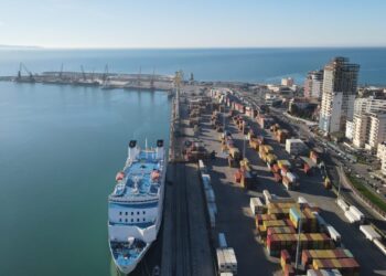 Porti i Durrësit “kapërcen” pandeminë, rriten volumet dhe të ardhurat gjatë vitit 2021