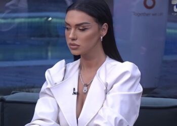 FOTO/ “E lash punën”, moderatorja shqiptare: Merrja 5 mijë euro por nuk më mjaftonin!