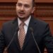 Berisha mori fjalën disa herë, ‘ankohet’ Salianji: Abuzim, PD nuk është pronë e tij, as e Bashës