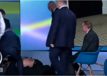 VIDEO/ Plas grushti në emision, gazetari godet ashpër politikanin pro-rus