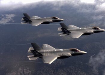 SHBA nis aeroplanët luftarakë F-35 dhe helikopterë Apache në Baltik