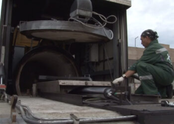 The Telegraph: Rusia ka krematoriume të lëvizshëm që ‘zhdukin’ ushtarët e vdekur. Çfarë deklaroi Sekretari britanik i Mbrojtjes