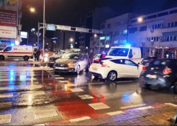 Aksident në Maqedoninë e Veriut/ Makinat përplasen para Kuvendit, lëndohen dy ministra